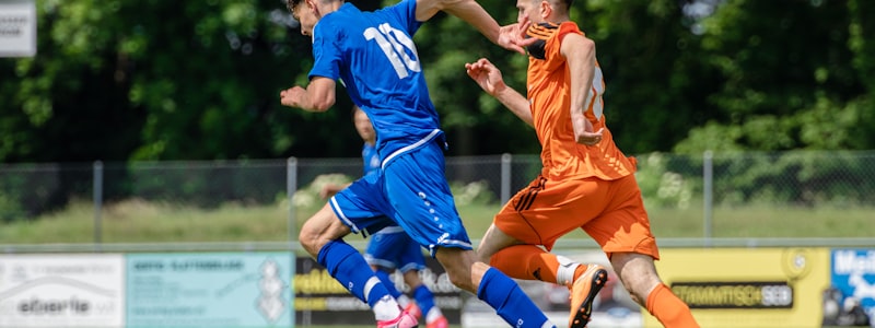 哈兰德庆祝进球 打破英超纪录瞬间